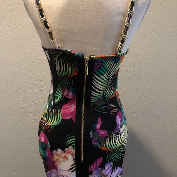 Dress - Picture 3 of 3